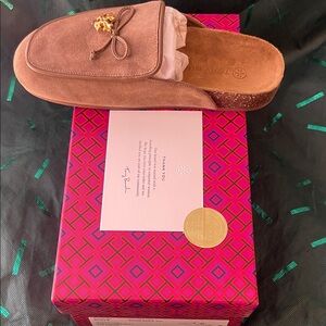 Tory Burch Charm Mule in Natural Suede Size 7
